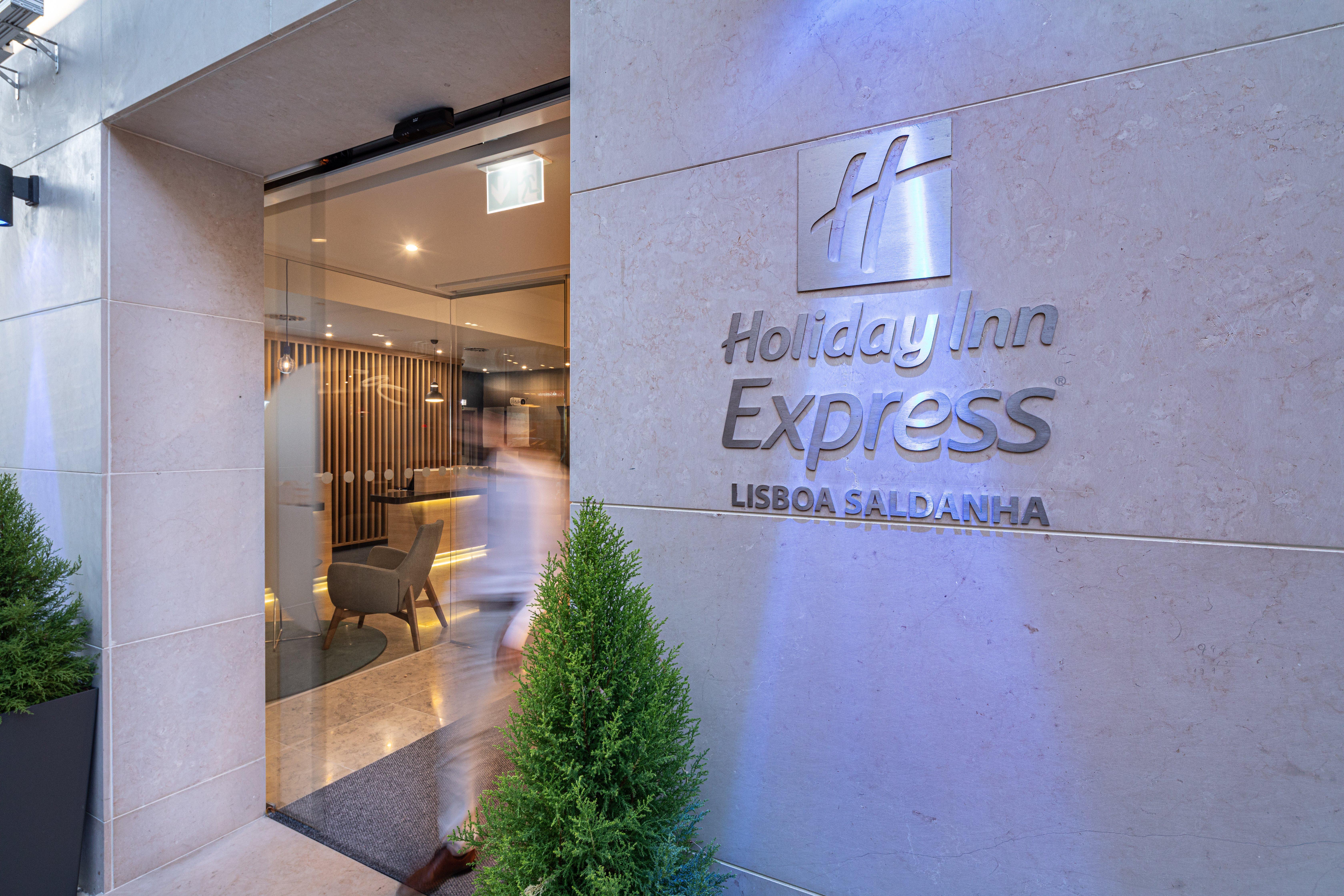 Holiday Inn Express - Lisbon - Plaza Saldanha, An Ihg Hotel Esterno foto